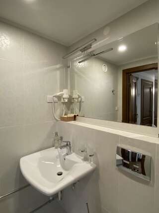 Гостевой дом “Luxury House“in Old Town Каменец-Подольский Двухместный номер Делюкс с 1 кроватью-1