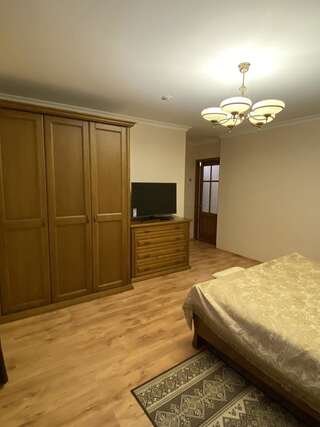 Гостевой дом “Luxury House“in Old Town Каменец-Подольский Семейный номер Делюкс-4